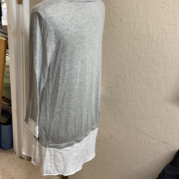 NWT Grey & White Contrast Sheer Bottom Tunic - Picture 7 of 13